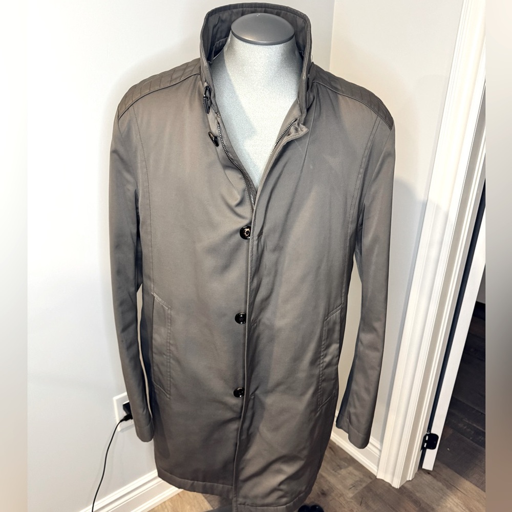 Joop 3/4 length winter coat. In brown / taupe color -Size 46 (XL)